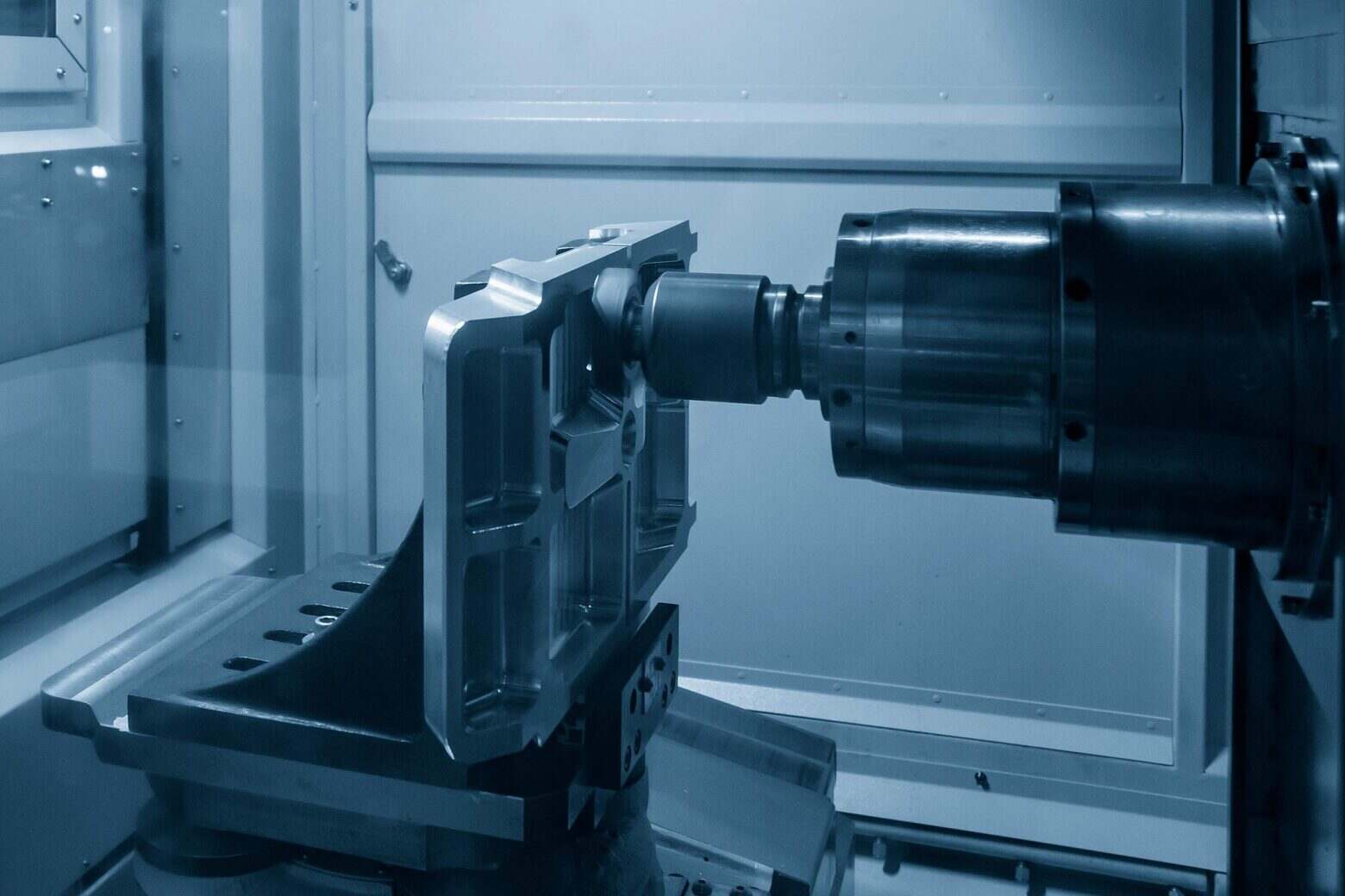 Benefits and efficiency of horizontal CNC machining